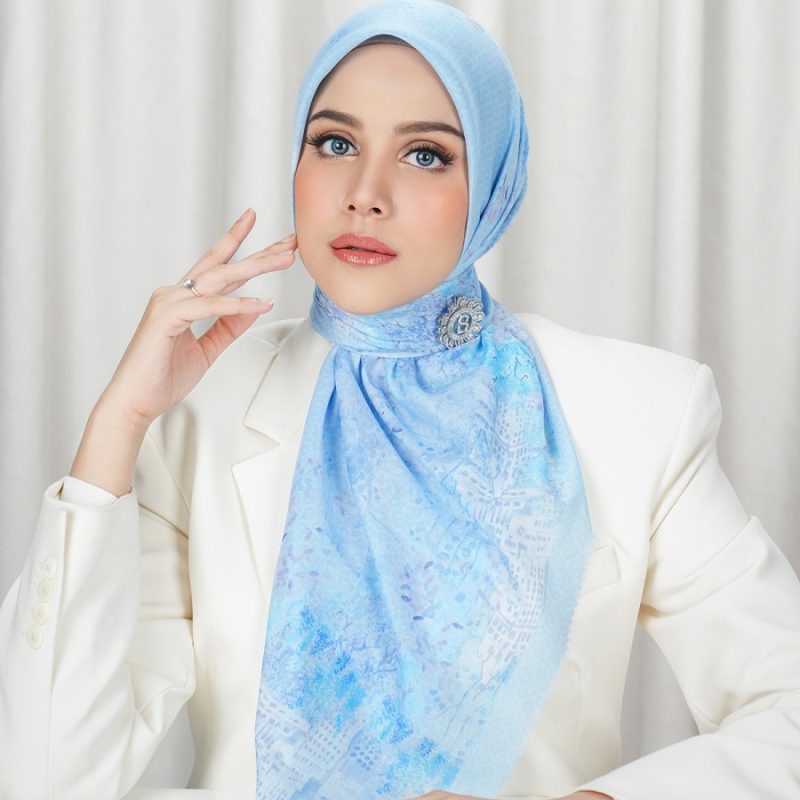 Buttonscarves – New York 4 Wisdom Voile Square
