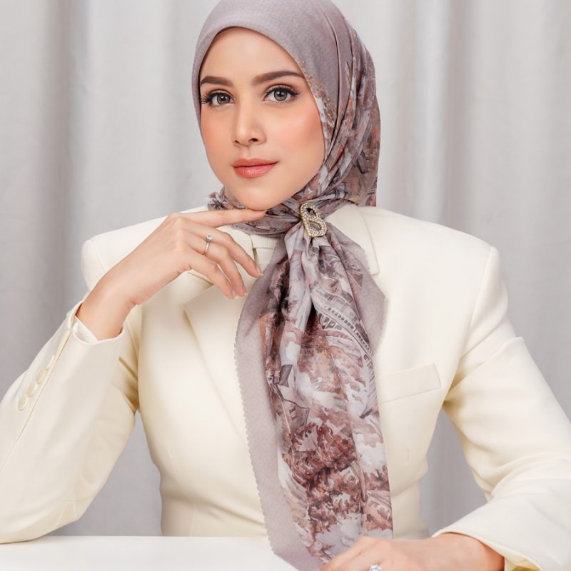 Buttonscarves – Switzerland Voile Square